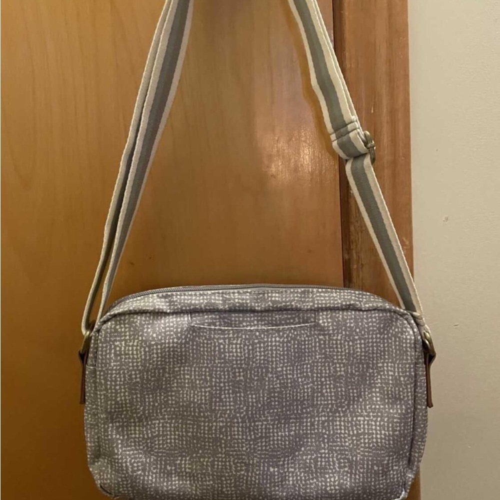 Thirty One all zipped crossbody - Picture 3 of 3